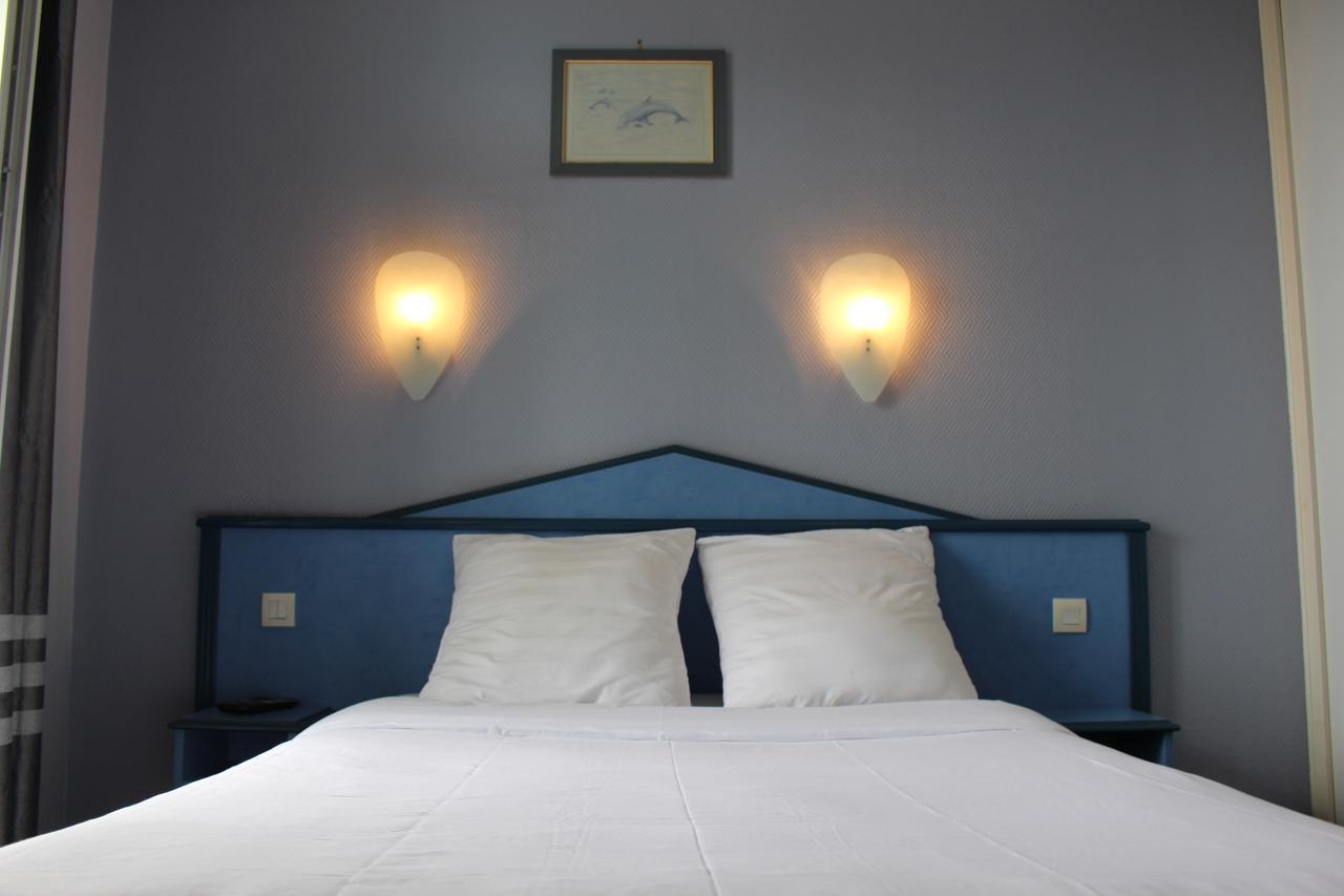 Le Voltaire Hotel Berck Bagian luar foto