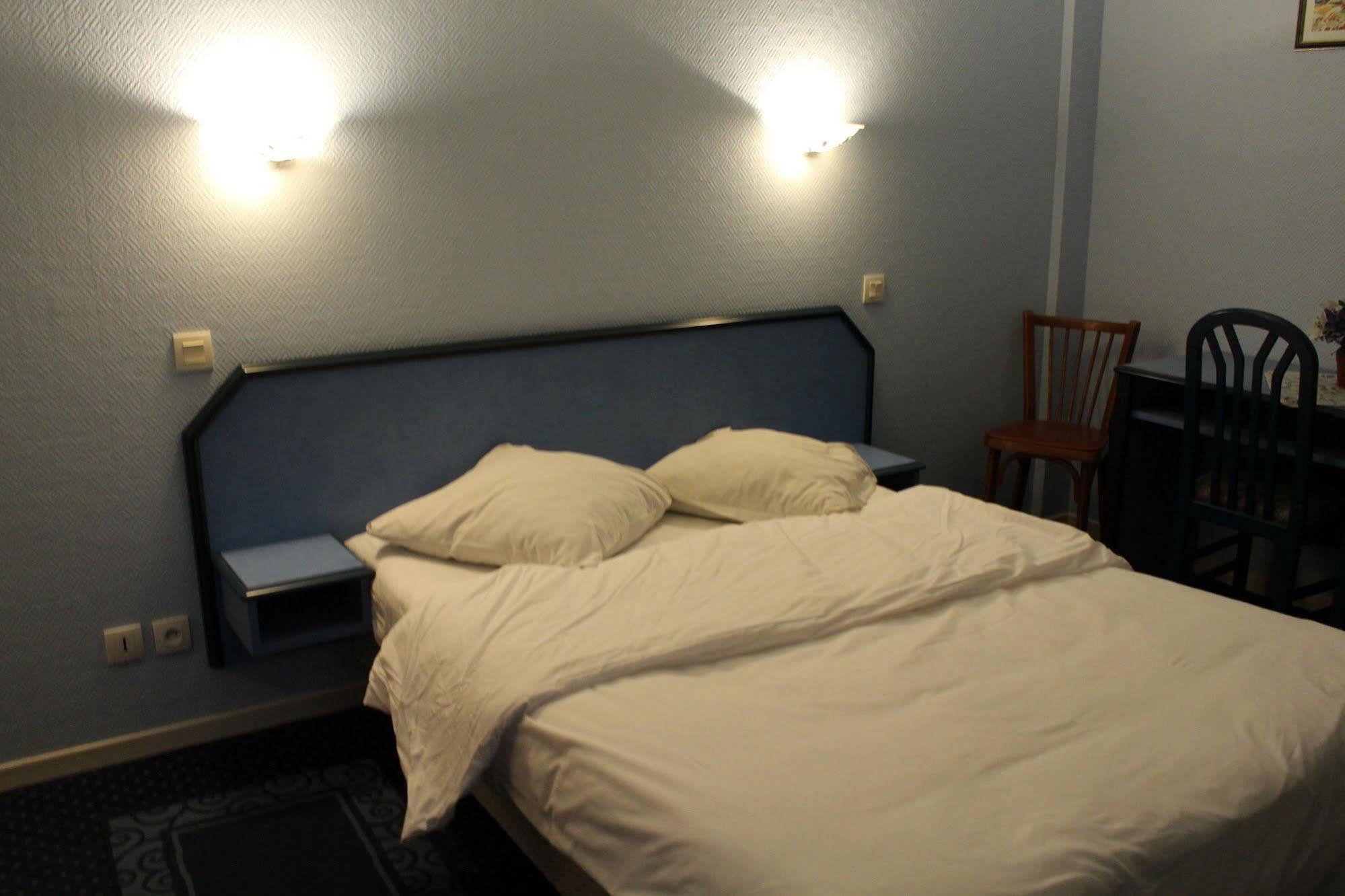 Le Voltaire Hotel Berck Bagian luar foto